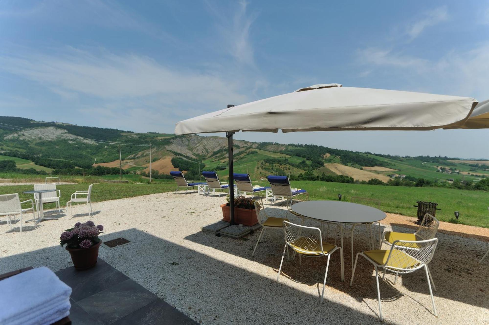 Borgo Stanzano Aparthotel Zocca Kültér fotó
